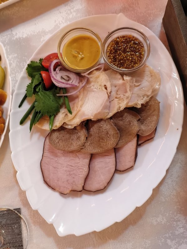 Мясная тарелка