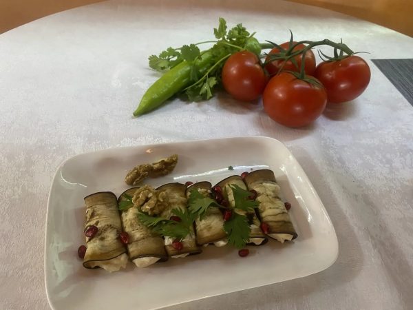 Рулетики из баклажан
